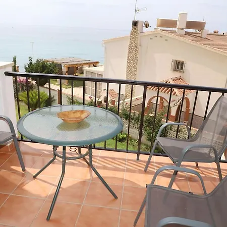 En Nerja. Primera Linea De Playa Апартаменты