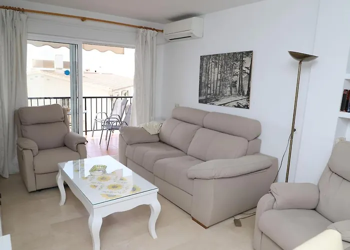 En Nerja. Primera Linea De Playa Апартаменты *