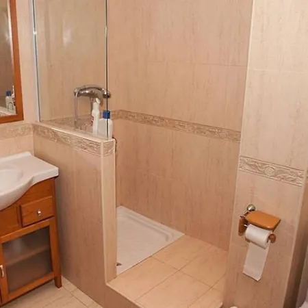 En Nerja. Primera Linea De Playa