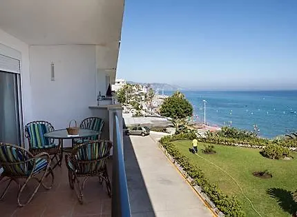 Apartamento En Nerja. Primera Línea De Playa